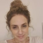 דיאנה- אישה מחייכת